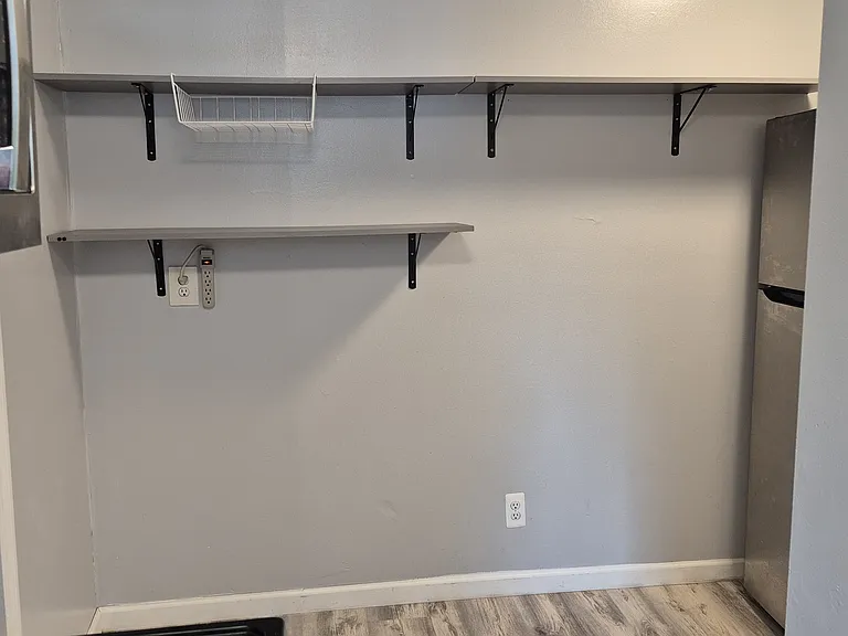821 W Main St — Photo 3