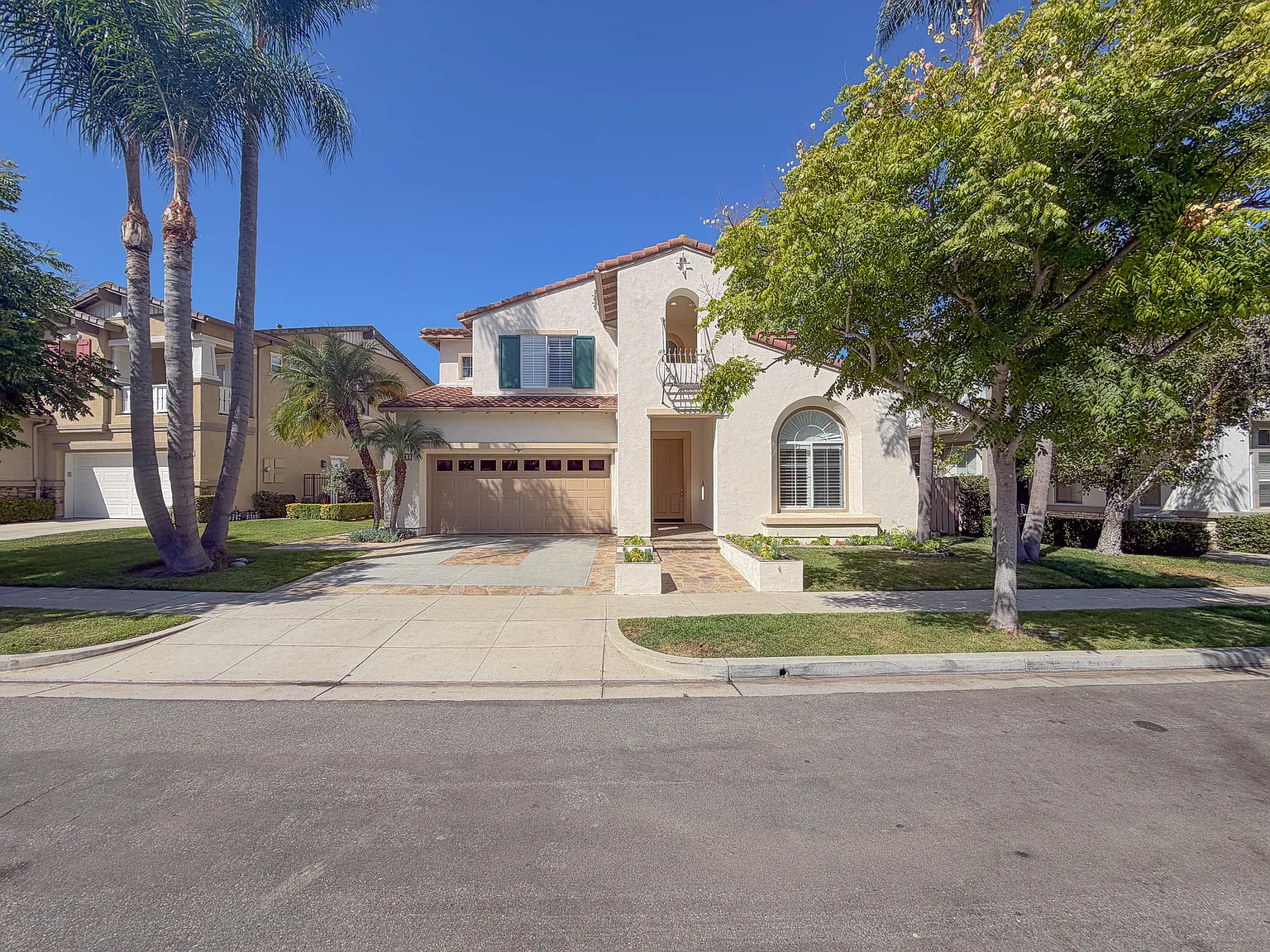 5 bed, 2850 sqft, $6,500 — Photo 3