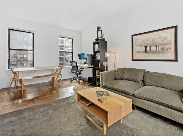 779 Riverside Drive image 1 of 6