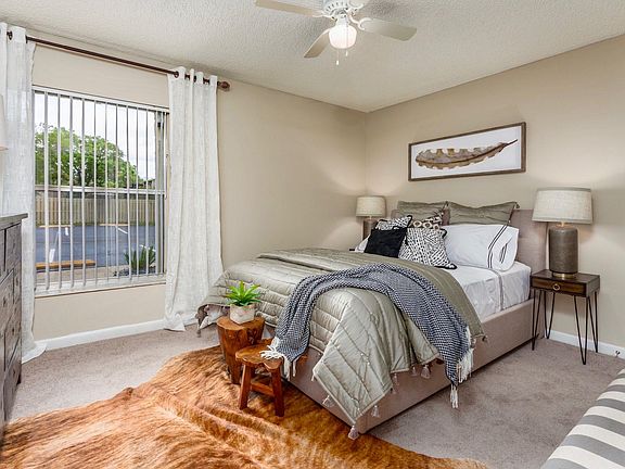 3rd image of 7324 Goldenpointe Blvd APT 205