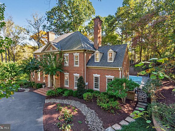 2nd image of 921 Towlston Rd