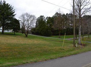 E Chestnut Hill Rd, Townsend, TN 37882