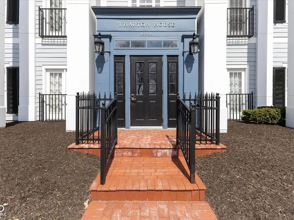 12926 University Cres APT 2C, Carmel, IN 46032