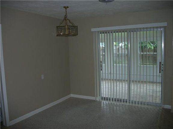 5th image of 2377 NE Center Cir