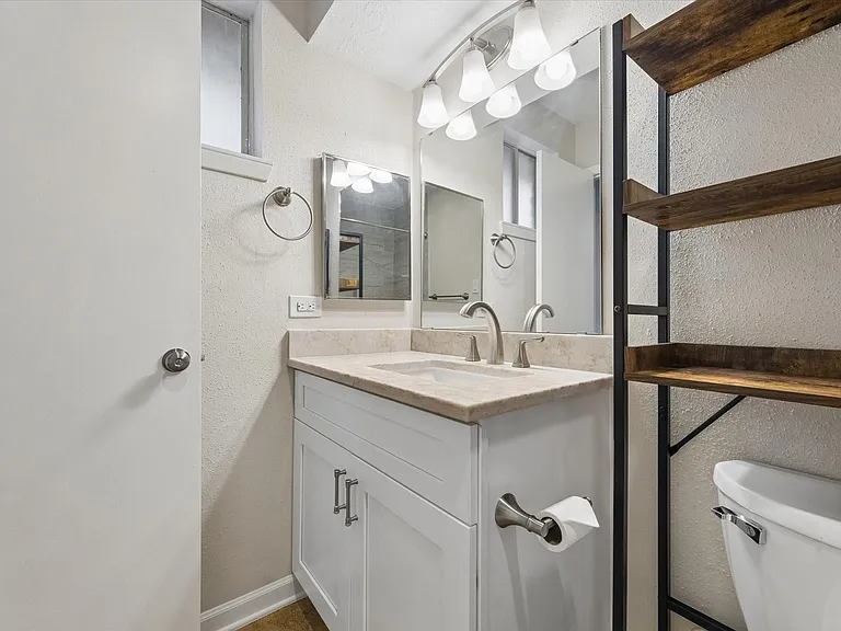 17134 Barcelona Dr — Photo 18