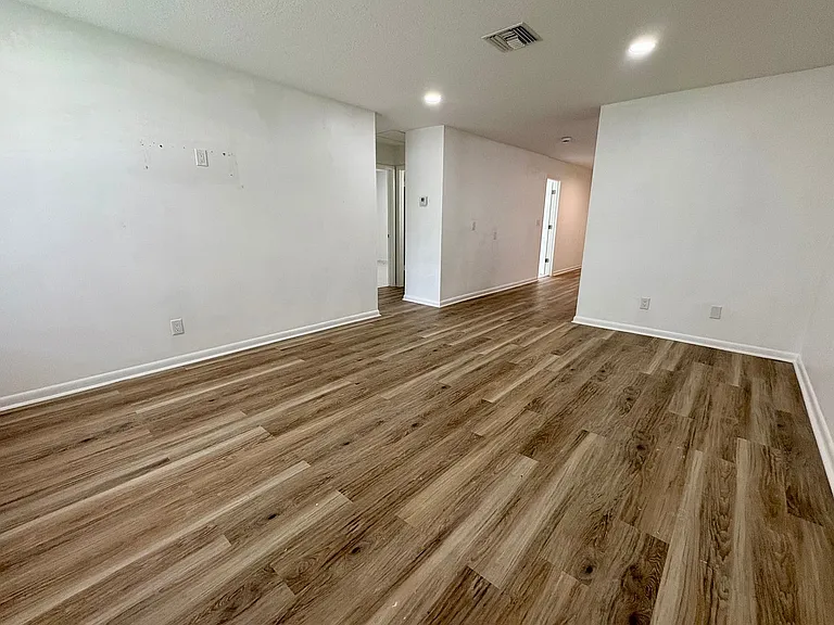 1135 SW Spruce St — Photo 4