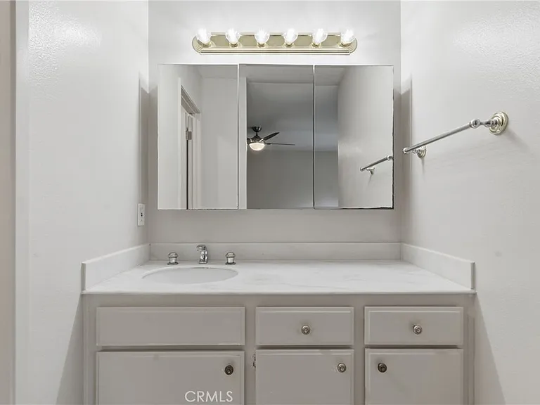 2242 Stonewood Ct — Photo 16