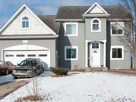 3rd image of 3161 Burlingame Ave SW