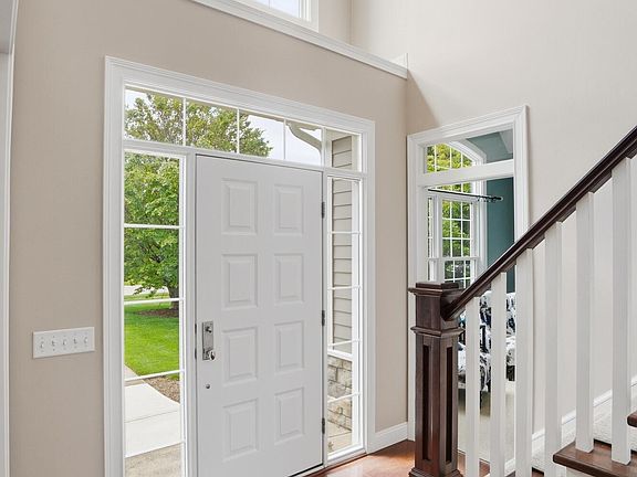 3rd image of 5853 Green Ivy Ln