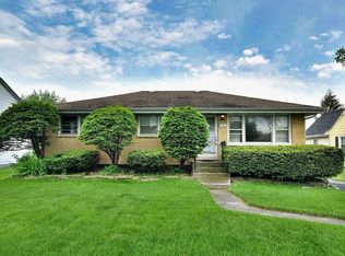 782 N Van Auken St, Elmhurst, IL 60126
