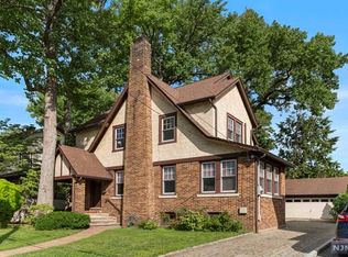 14 Everett Pl, Cliffside Park, NJ