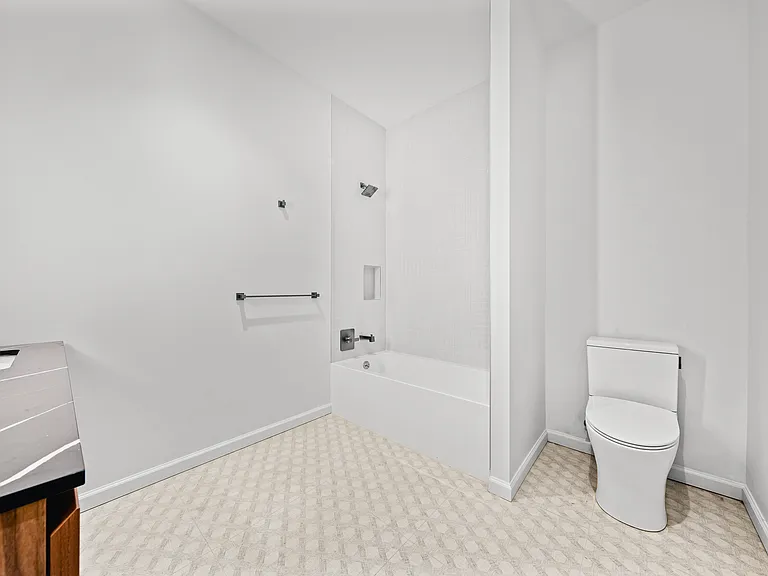 41-15 24th St #1005 — Photo 13