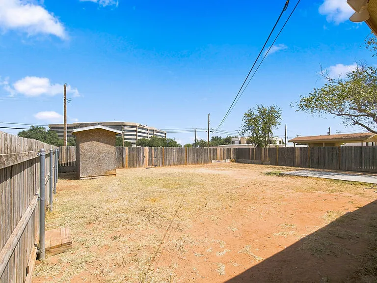 408 W Shandon Ave — Photo 31