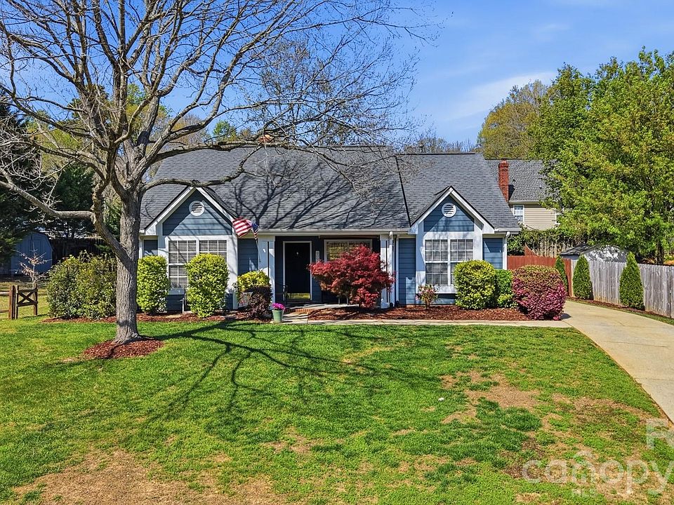 1st image of 163 Diamond Dr