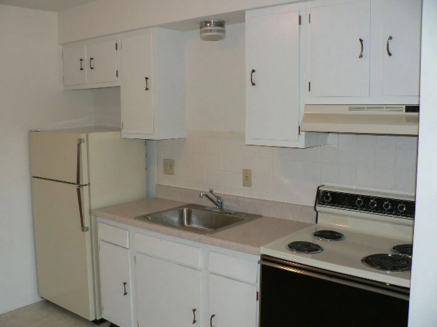 Hickory House Apt. — Photo 2