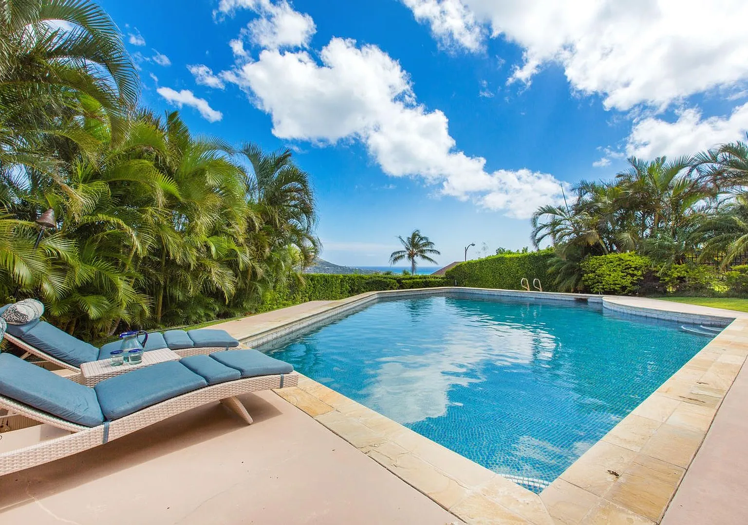 Large Tropical Modern Home w/Pool, Ocean / Koko Head Views, & A/C. Mahina Kai — Photo 3