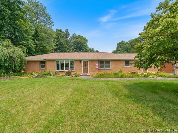 5868 Scottsville Road, Floyds Knobs, IN 47119