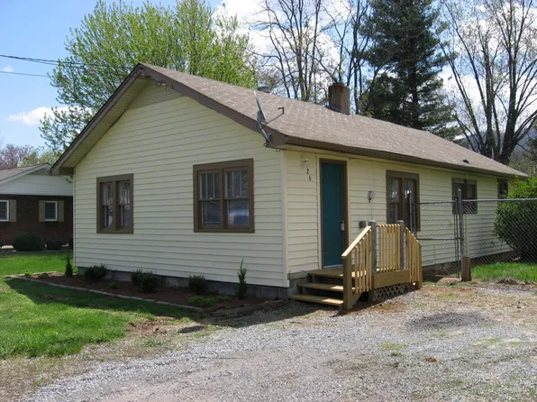 26 Francis St, Waynesville, NC 28786