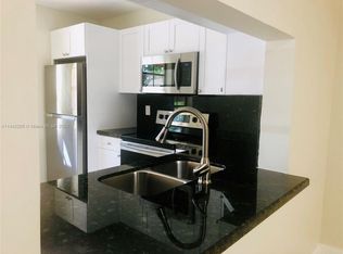 221 NW 106th Ave UNIT 221, Hollywood, FL 33026