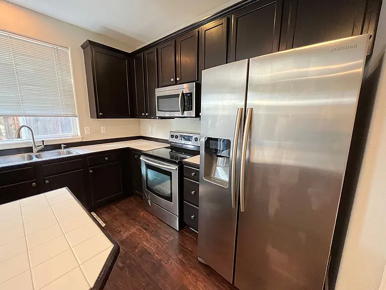 767 SW 198th Pl — Photo 6