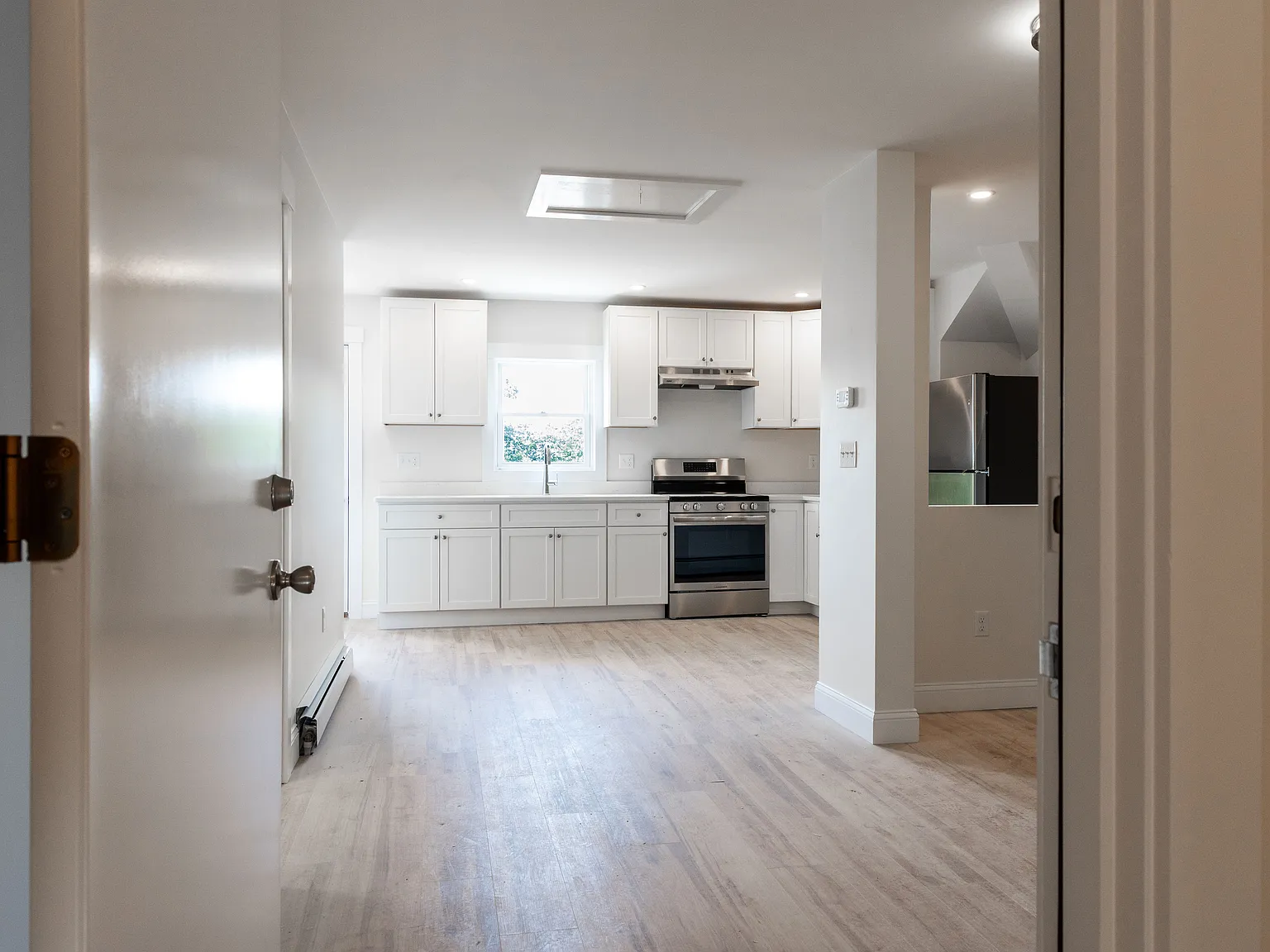 2 bed, 1360 sqft, $2,500 — Photo 3