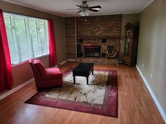 3rd image of 1204 Deerfield Ave