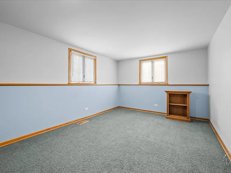 1120 N Brainard St — Photo 7