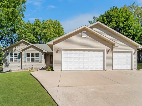 696 Emerson Ave, Ripon, WI 54971