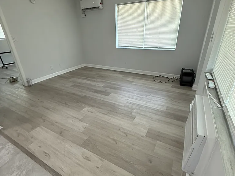 1632 NE 4th Pl #2 — Photo 3