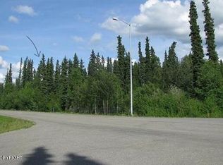 2558 Mission Rd, North Pole, AK 99705