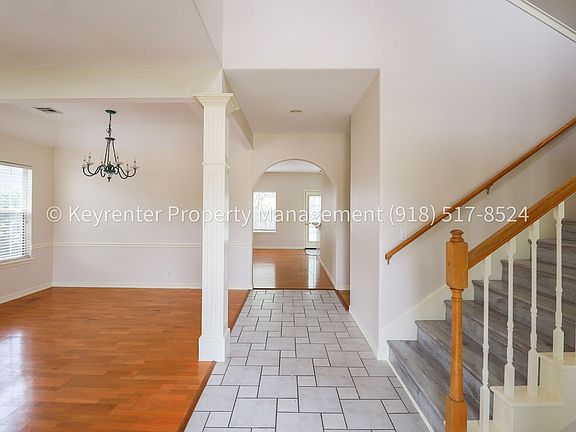 5th image of 200 S Oak Ave