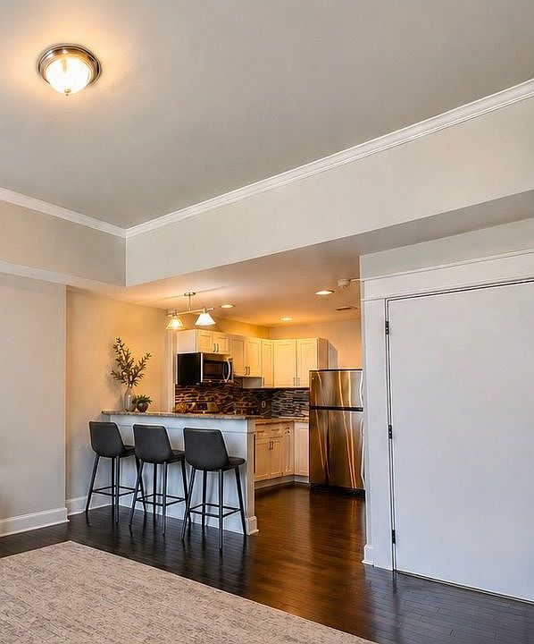 1st image of 139 E North Ave #3