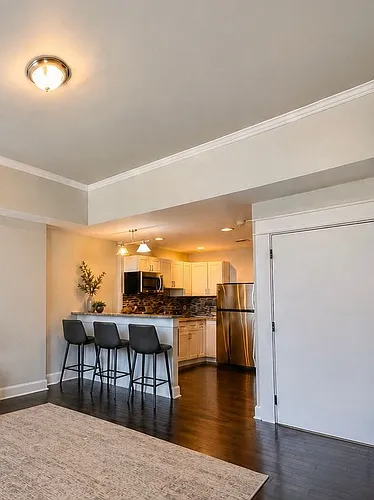 139 E North Ave #3 Photo 1