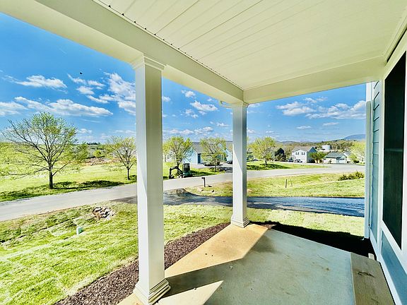 5th image of 330 Lilly Bell Dr