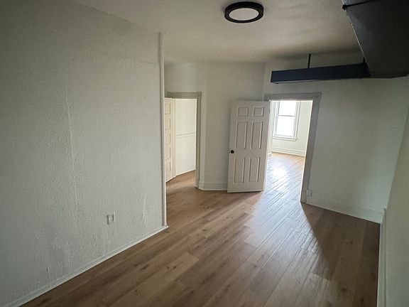 5th image of 2909 Gravois Ave #2905-A