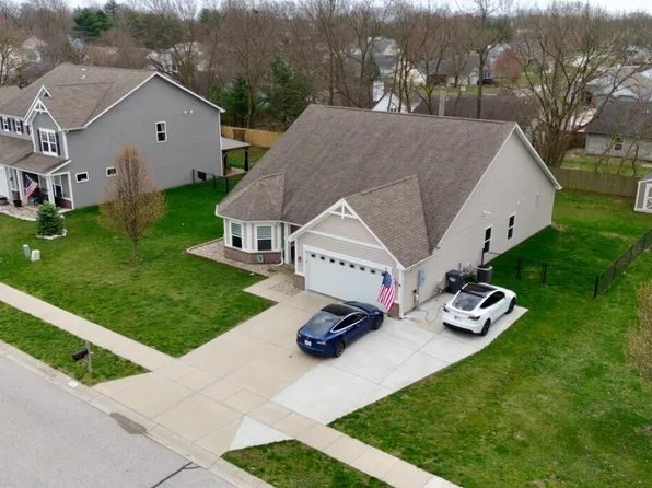 461 Carol Dr, Bargersville, IN 46106