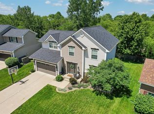 4617 Meadow Valley Dr, West Des Moines, IA 50265