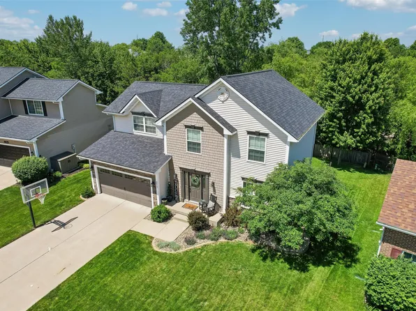 4617 Meadow Valley Dr, West Des Moines, IA 50265