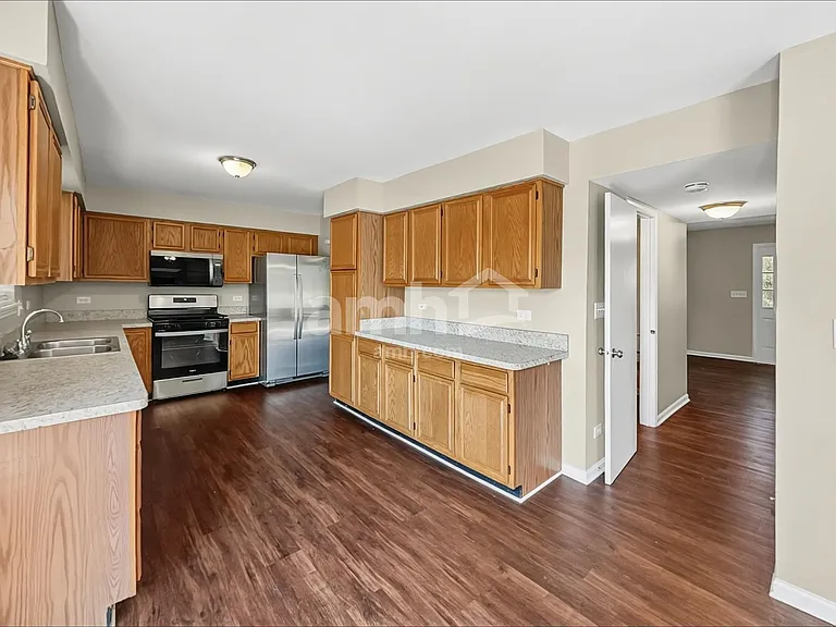 609 Red Barn Trl — Photo 4