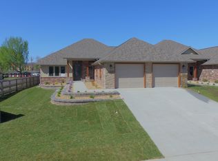 2351 E Cardinal St, Springfield, MO 65804