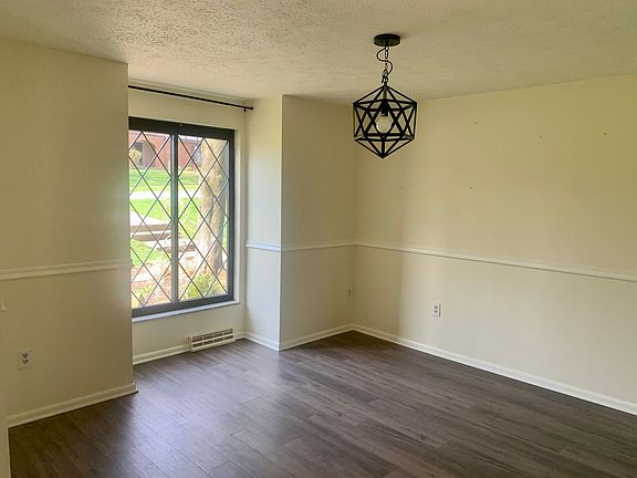 5th image of 1005 Sewickley Heights Dr