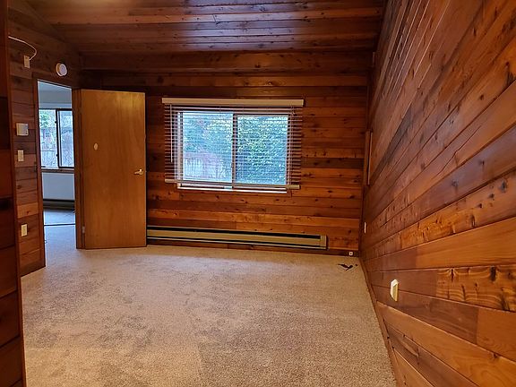 4th image of 6465 NE Bell St