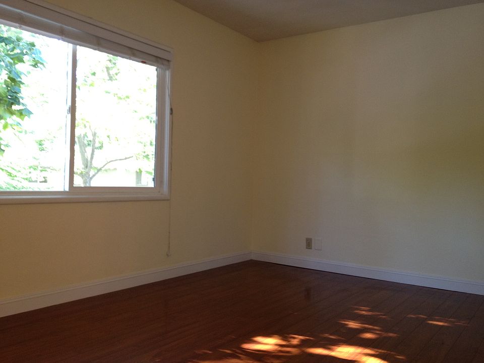 1st image of 711 14th St #2