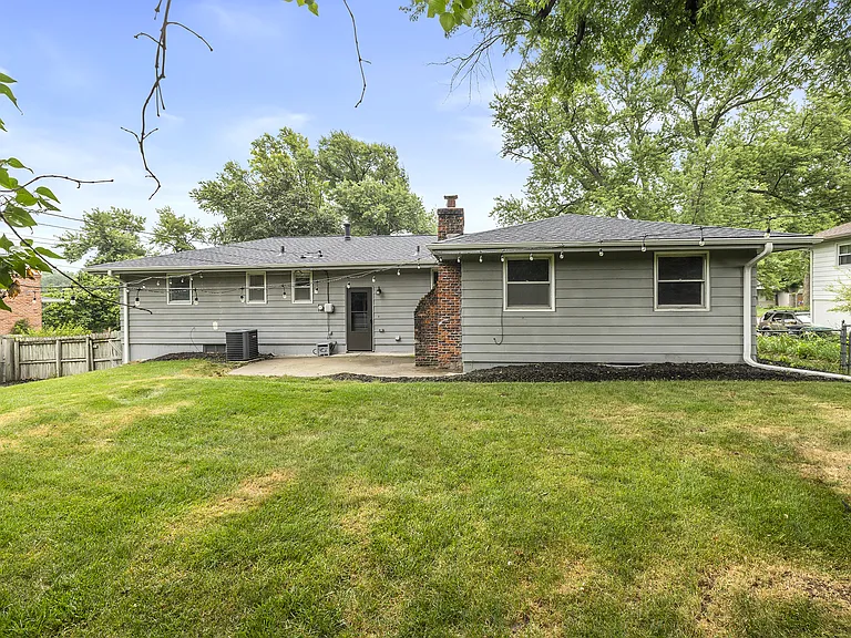 3612 S 105th St — Photo 34