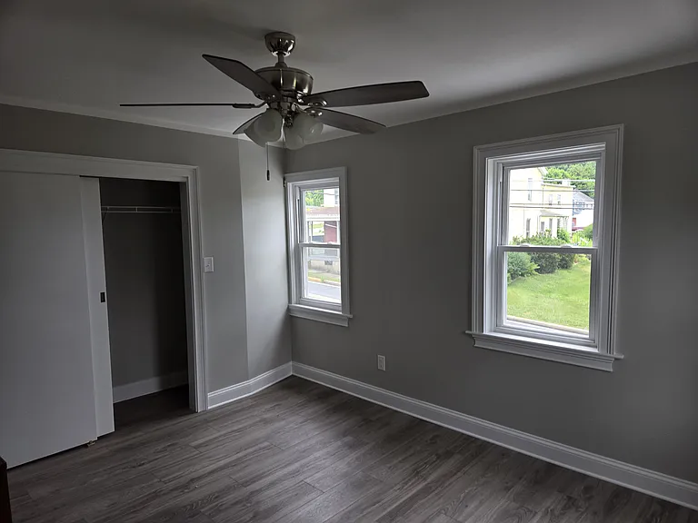 433 Main St — Photo 1