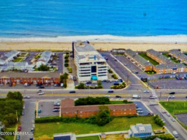 548 Ocean Blvd #8 — Photo 9