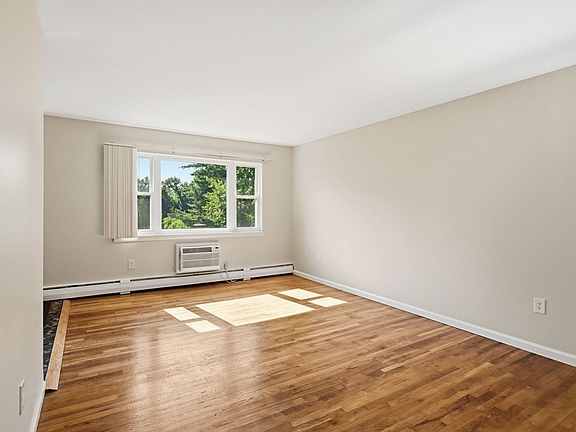 5th image of 73 Regency Park Dr Unit 73