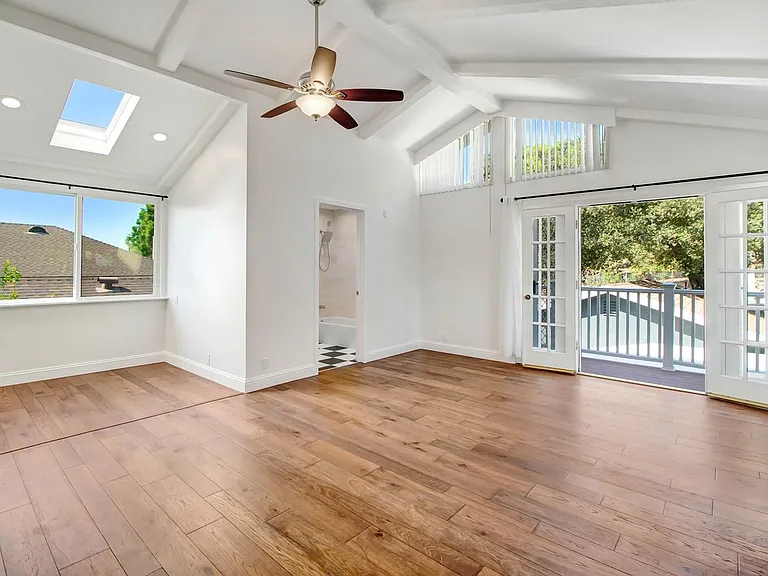 2401 Olive Ave — Photo 4