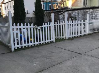 696-698 Kossuth St, Bridgeport, CT 06608