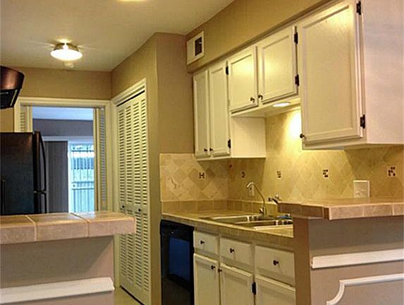 5th image of 10230 Briar Forest Dr #22